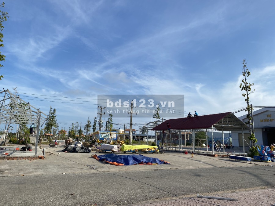 Cần bán đất nền Bến Tre thổ cư 100% giá rẻ mặt tiền chợ Thạnh Phú giá bán 2 tỷ