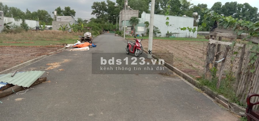 Bán đất nền chính chủ không qua môi giới pháp lý chính chủ khu dân cư đông đúc, giá tốt
