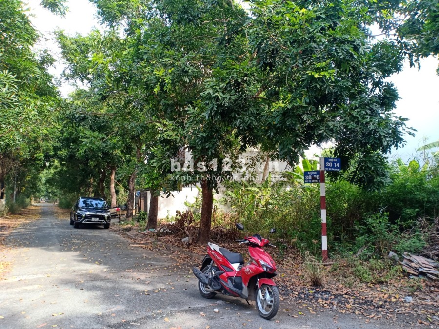 Cần bán lô đất 13C Green Life đường Vành Đai Trong, DT 5x17m, hỗ trợ vay vốn lên đến 70%