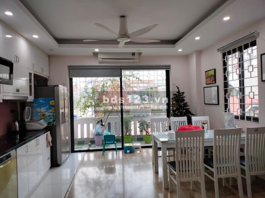 Bán nhà Nghĩa Đô. Garage, kinh doanh, 6 tầng, thang máy sổ sẵn liên hệ 0986561984