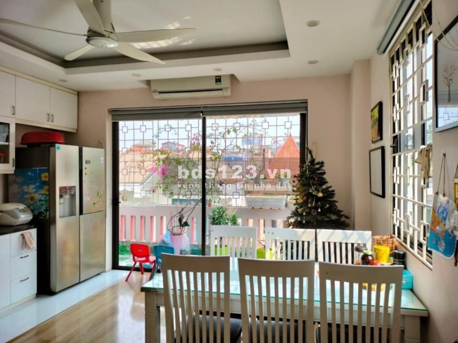 Bán nhà Nghĩa Đô. Garage, kinh doanh, 6 tầng, thang máy sổ sẵn liên hệ 0986561984