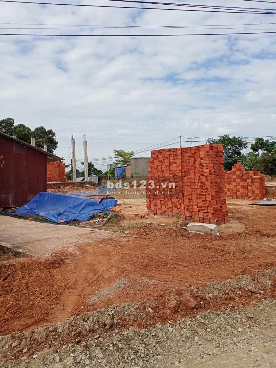 ( Chính Chủ ) Vợ chồng mình muốn sang lại căn trọ xây 2 năm rồi ở Mỹ phước 3 có 12 phòng 2kiot