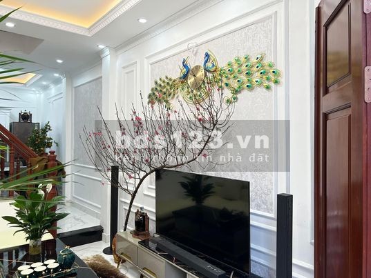 Bán gấp nhà đẹp phố Mỹ Đình DT 60m, 4 tầng đúc, mt 5m, giá bán 6.35 tỷ, ô tô kinh doanh lô góc