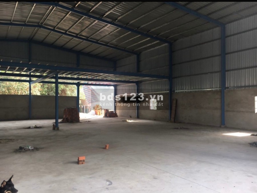 Cho thuê MB kho xưởng DTSD 1000m2 gần ngã tư Ga Quận 12 liên hệ 0909298353