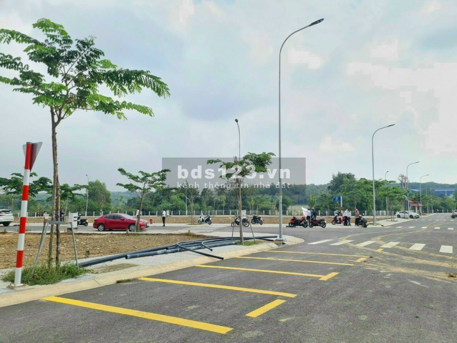 Đất Vĩnh Tân mặt tiền DH409, thổ cư 100%, sổ hồng riêng, bàn giao ngay, giá tốt đầu tư