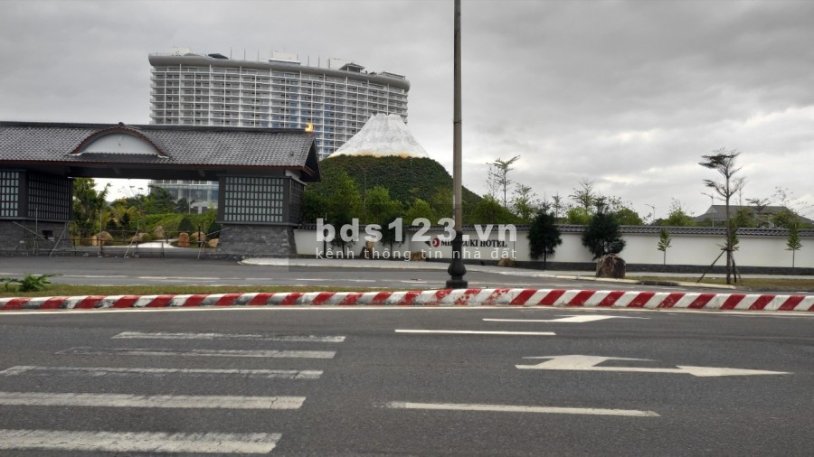 Bán đất đường Trịnh Khắc Lập, chính chủ, đường 7.5m, dt 100m2 khu du lịch tiện ích đủ