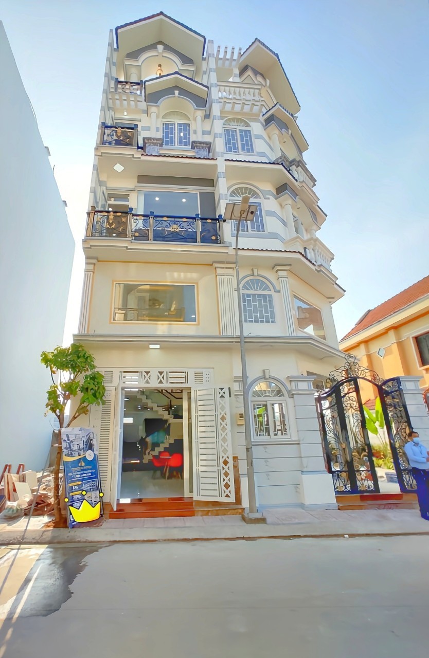 Cân bán gấp căn nhà như hình, sổ riêng bao công chứng sang tên, liên hệ 0949101924
