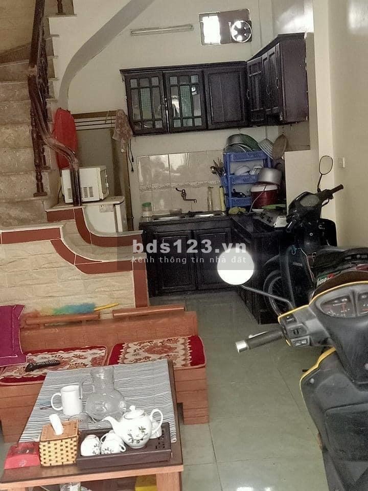 Cần bán nhà Nguyễn Văn Cừ vị trí đẹp nhiều tiện ích, giá bán 3.5 tỷ, liên hệ 0921456111