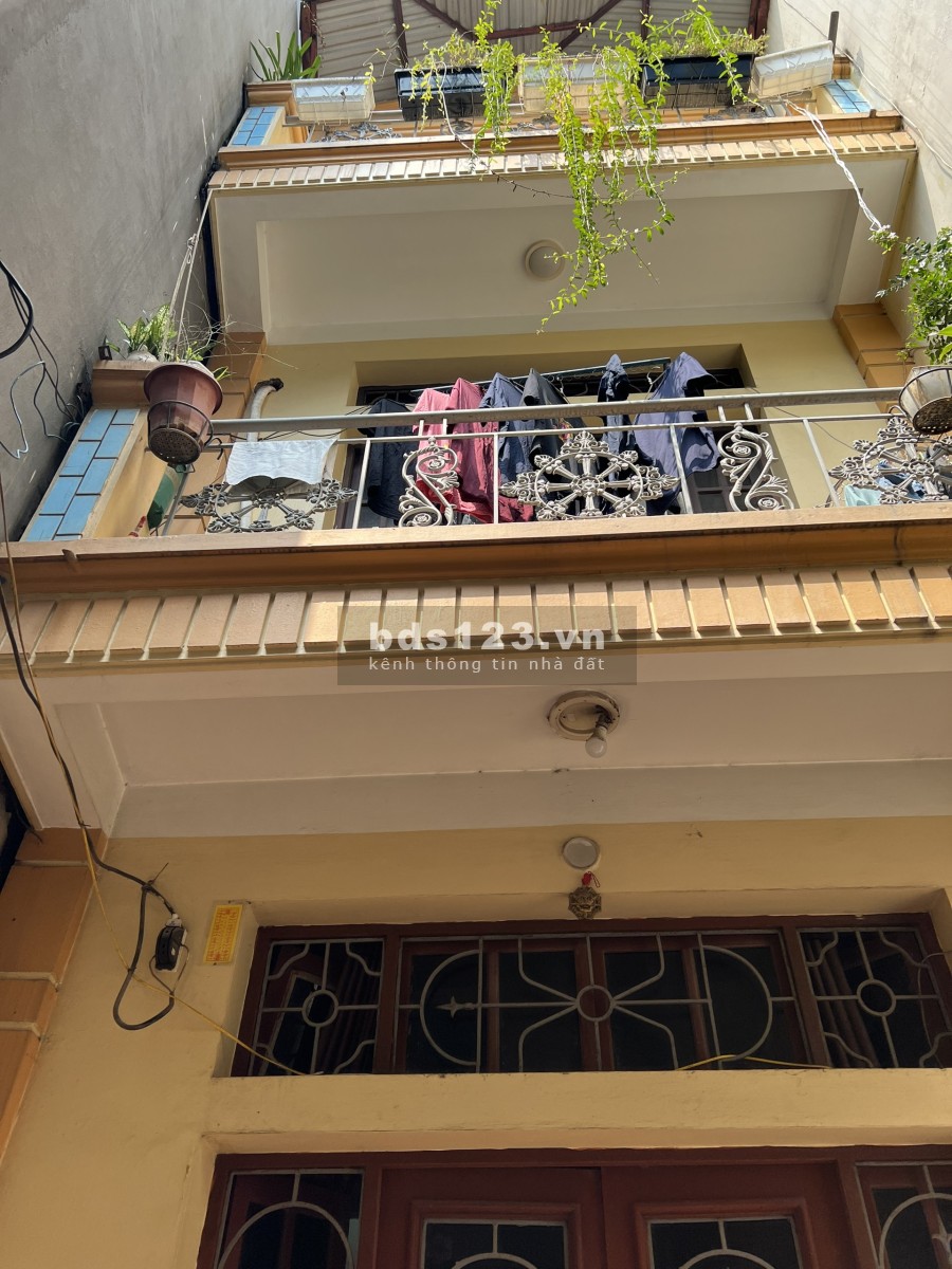 Cần bán nhà Nguyễn Văn Cừ vị trí đẹp nhiều tiện ích, giá bán 3.5 tỷ, liên hệ 0921456111