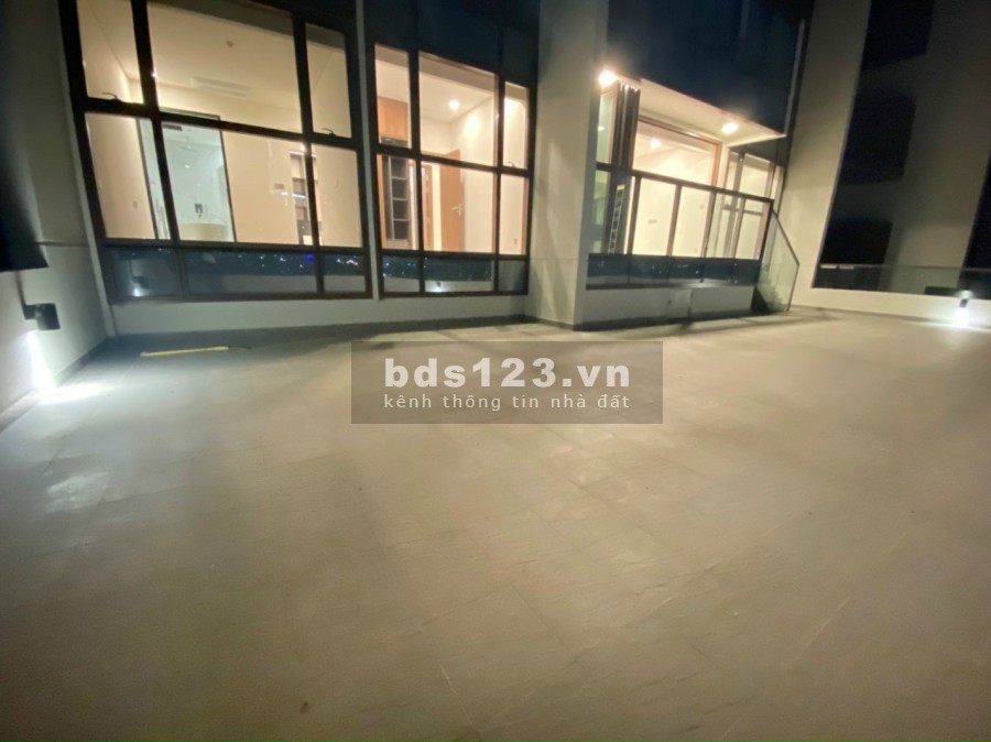 Cho thuê căn hộ sân vườn siêu đẹp tại chung cư Metropole Tủ Thiêm, giá tốt nhất thị trường