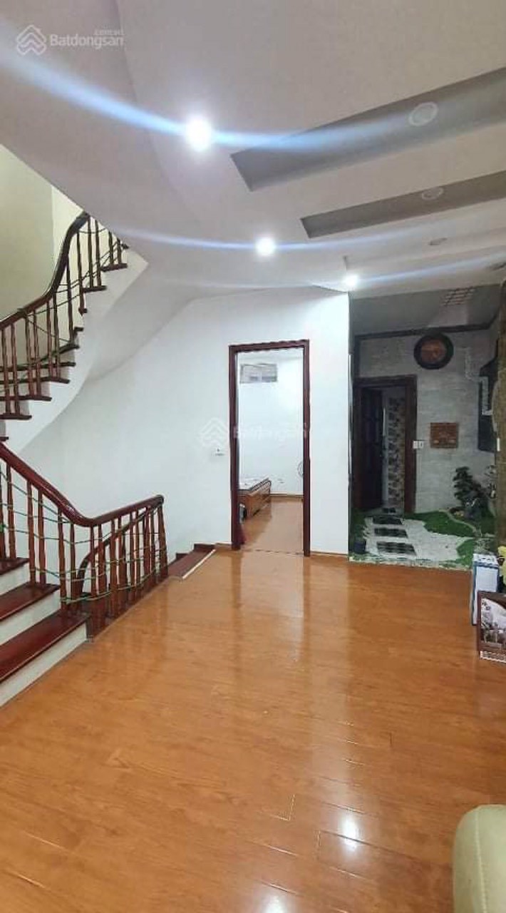 Bán Nhà Dương Quảng Hàm Cầu Giấy ô tô dt 65m2, 5 tầng, mặt tiền 5,8m giá bán 10.5 tỷ