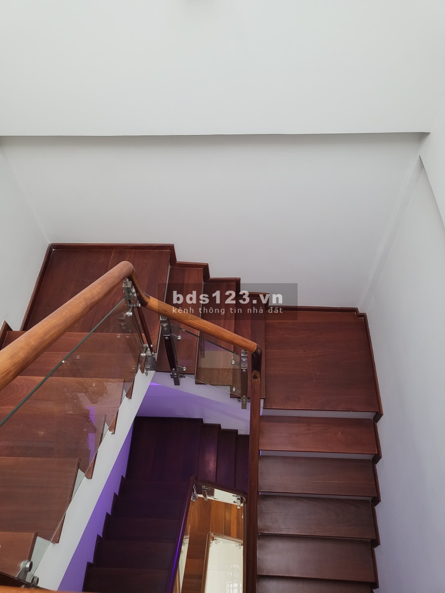 Nhà mặt tiền cho thuê nguyên căn, đẹp mới xinh tiện kinh doanh, đường rộng trung tâm Q. BÌNH THẠNH
