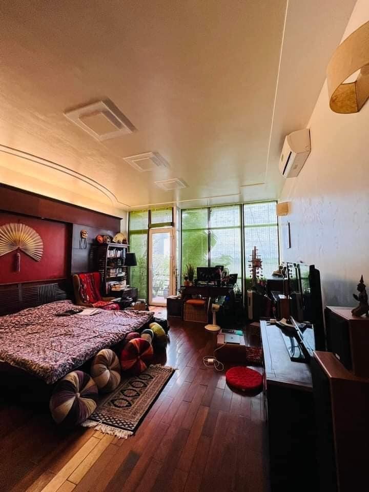 Bán nhà siêu phẩm, mặt phố Tây Hồ, ôtô tránh, 79m2 giá chỉ 13.5 tỷ.
