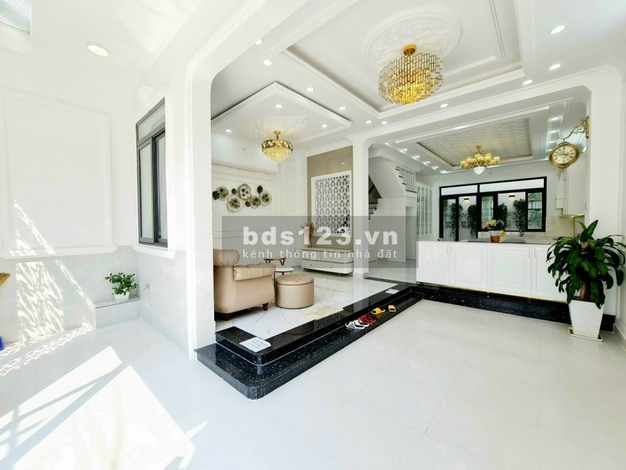 Chủ kẹt tiền cần bán gấp căn nhà phố gần Vincom Dĩ An Bình Dương giá bán 4.8 tỷ