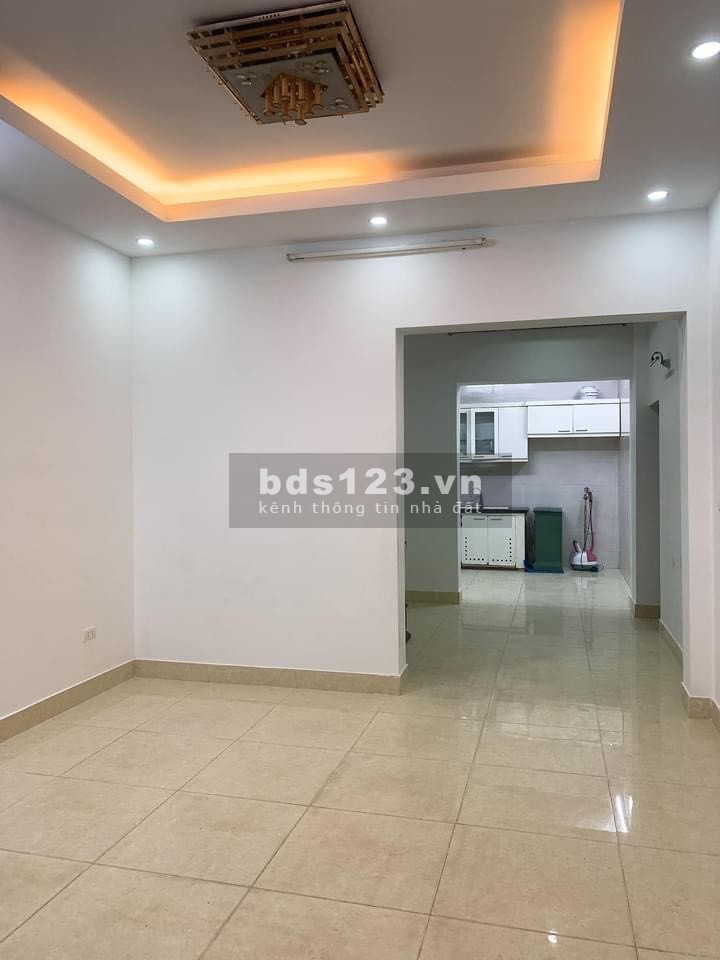 Bán Nhà quận Cầu Giấy, lô góc, 3 bước ra phố, 2 mặt thoáng giao thông tiện lợi, kinh doanh tốt