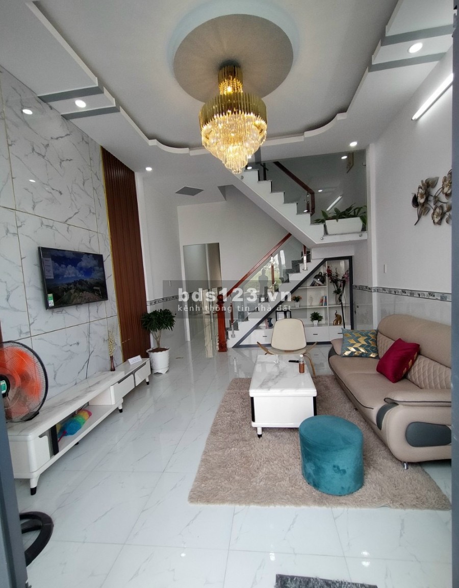 Gấp! Thanh toán 1 tỷ nhận nhà ở ngay! Nhà gần chợ, sổ riêng, lh 0901.2222.83
