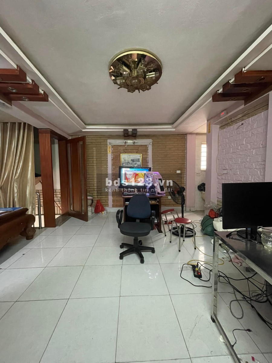 Bán gấp nhà Phùng Khoang, gà đẻ trứng vàng hơn 100m2, giá bán chỉ 15 tỷ
