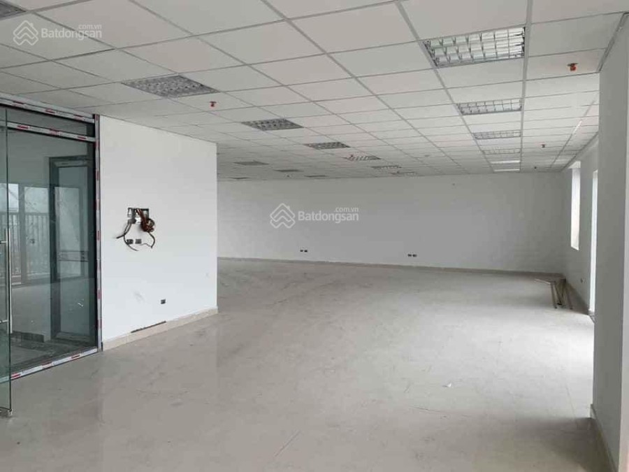 Cho thuê văn phòng Thành Công, Ba Đình 330m2 - 100tr/tháng gồm VAT, free ngoài giờ. LH 0947706986