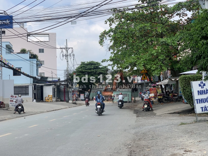 Cho thuê mặt bằng nhà nguyên căn mặt tiền đường Lã Xuân Oai, TP. Thủ Đức giá tốt