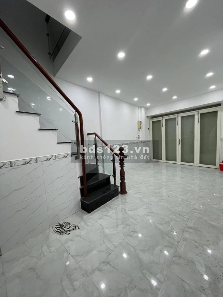 Căn góc 2 mặt hẻm 4.5m Cách Mạng Tháng 8 phường 11 Quận 3 giá bán chỉ 4.85 tỷ