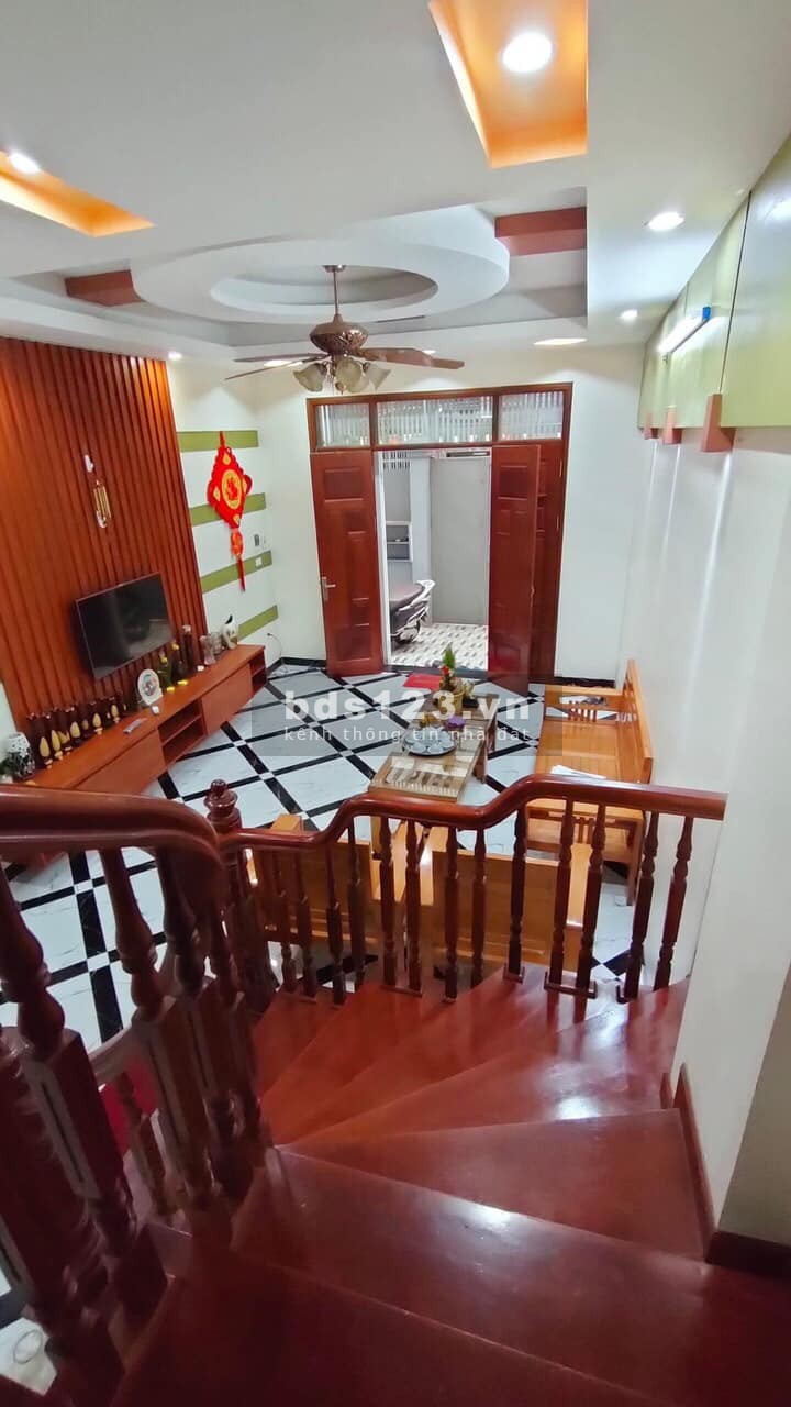 Bán nhà phố Hồ Tùng Mậu diện tích sử dụng 67m2, 6 tầng, mặt tiền 6m, giá bán 6,1 tỷ