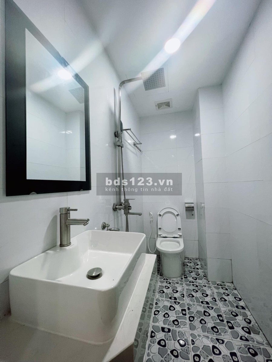 Bán nhà phân lô Nghĩa Đô cực hot có gara ô tô, diện tích 40m2, 5 tầng, giá bán chỉ 7,8 tỷ
