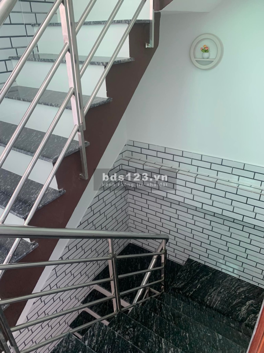 Bán nhà chính chủ Thái Phiên, Quận 11, diện tích sử dụng 34m2, 5 tầng, Nhà mới, Giá rẻ