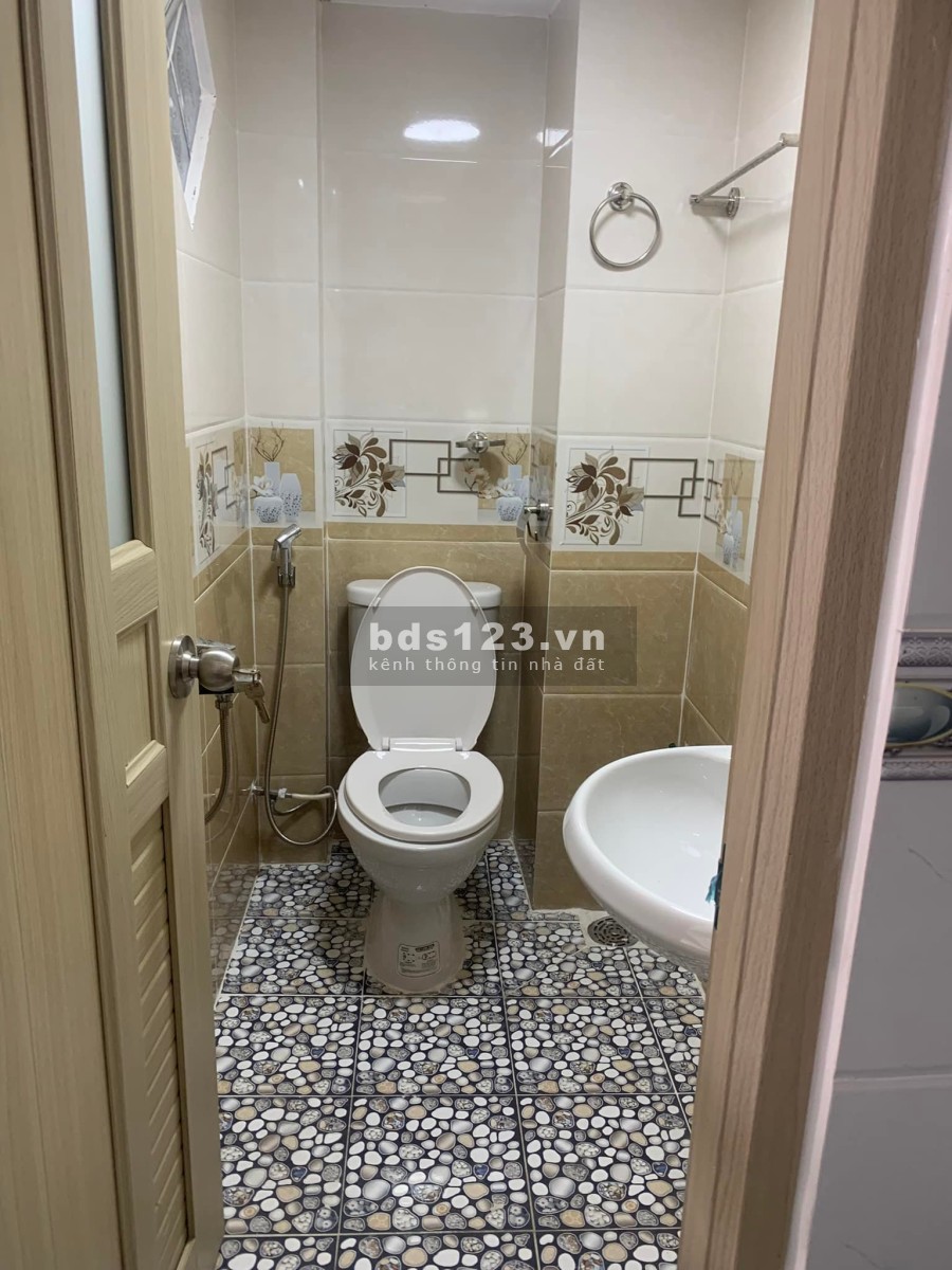 Bán nhà chính chủ Thái Phiên, Quận 11, diện tích sử dụng 34m2, 5 tầng, Nhà mới, Giá rẻ
