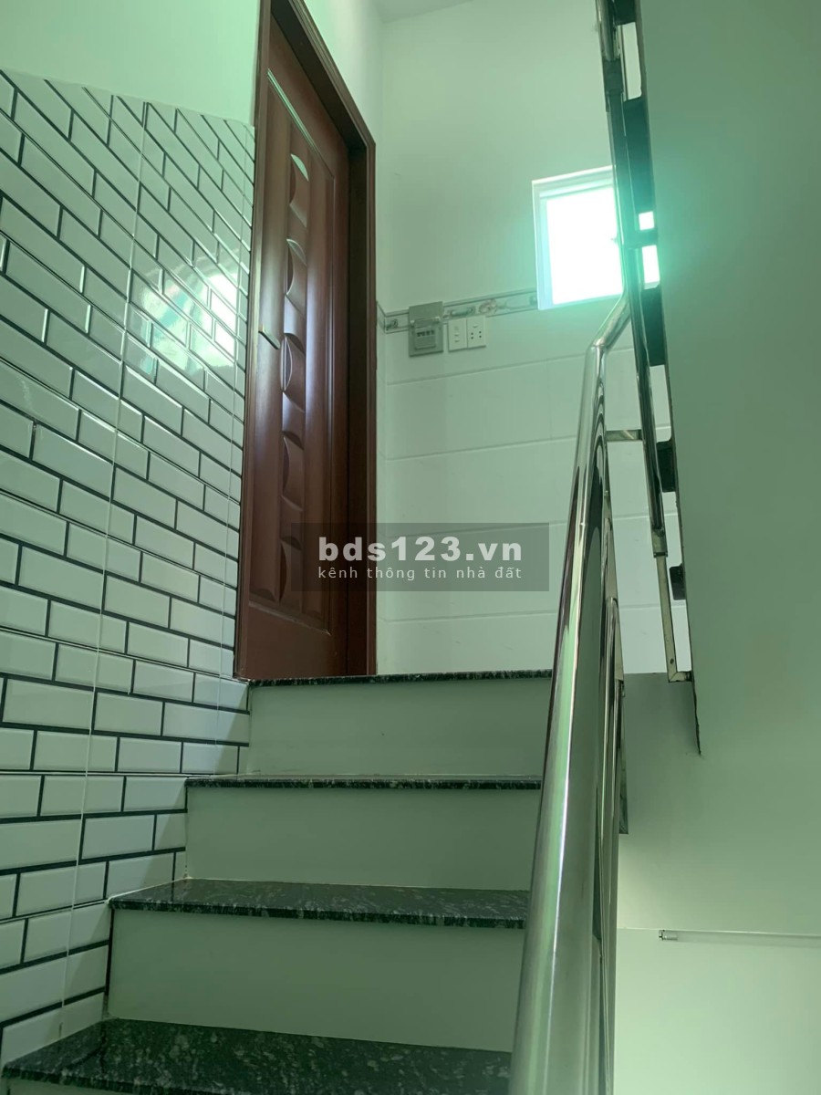 Bán nhà chính chủ Thái Phiên, Quận 11, diện tích sử dụng 34m2, 5 tầng, Nhà mới, Giá rẻ