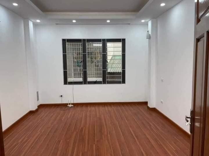 Bán Nhà Lạc Long Quân, Cầu Giấy diện tích 37m x 5T, lô góc, ô tô, dân trí, giá bán 5.15 tỷ