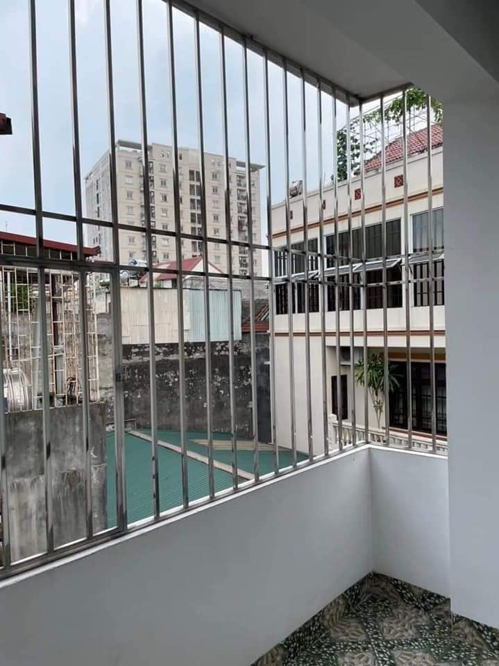Bán Nhà Lạc Long Quân, Cầu Giấy diện tích 37m x 5T, lô góc, ô tô, dân trí, giá bán 5.15 tỷ