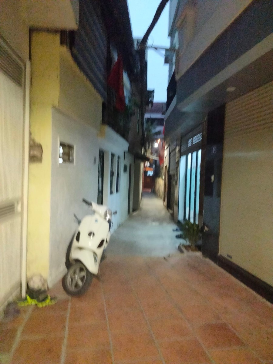Bán Nhà Lạc Long Quân, Cầu Giấy diện tích 37m x 5T, lô góc, ô tô, dân trí, giá bán 5.15 tỷ