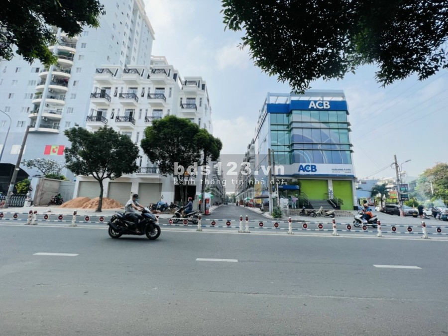 CĐT Giá F0, còn 2 căn ngay Nguyễn Sơn, ngay TT, 1 trệt 4 lầu, SHR, nhà phố cao cấp kế UBND, DT 72m2