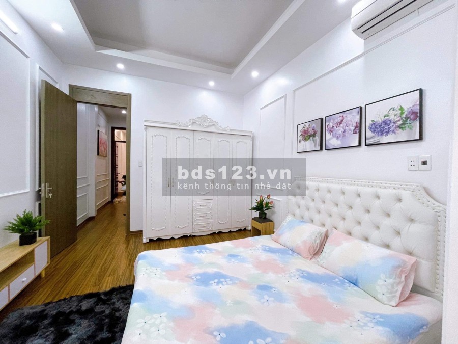 Bán nhà đường Láng, giá đang rẻ sau quy hoạch ra mặt phố nhỉnh 5 tỷ, dtsd 50m2, 4.5 tầng