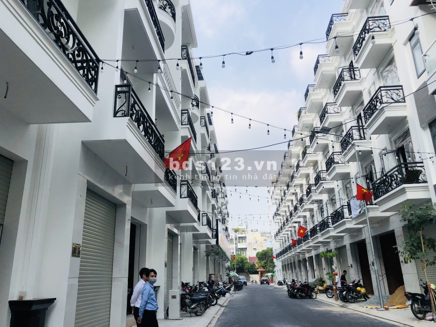 CĐT Giá F0, còn 2 căn ngay Nguyễn Sơn, ngay TT, 1 trệt 4 lầu, SHR, nhà phố cao cấp kế UBND, DT 72m2