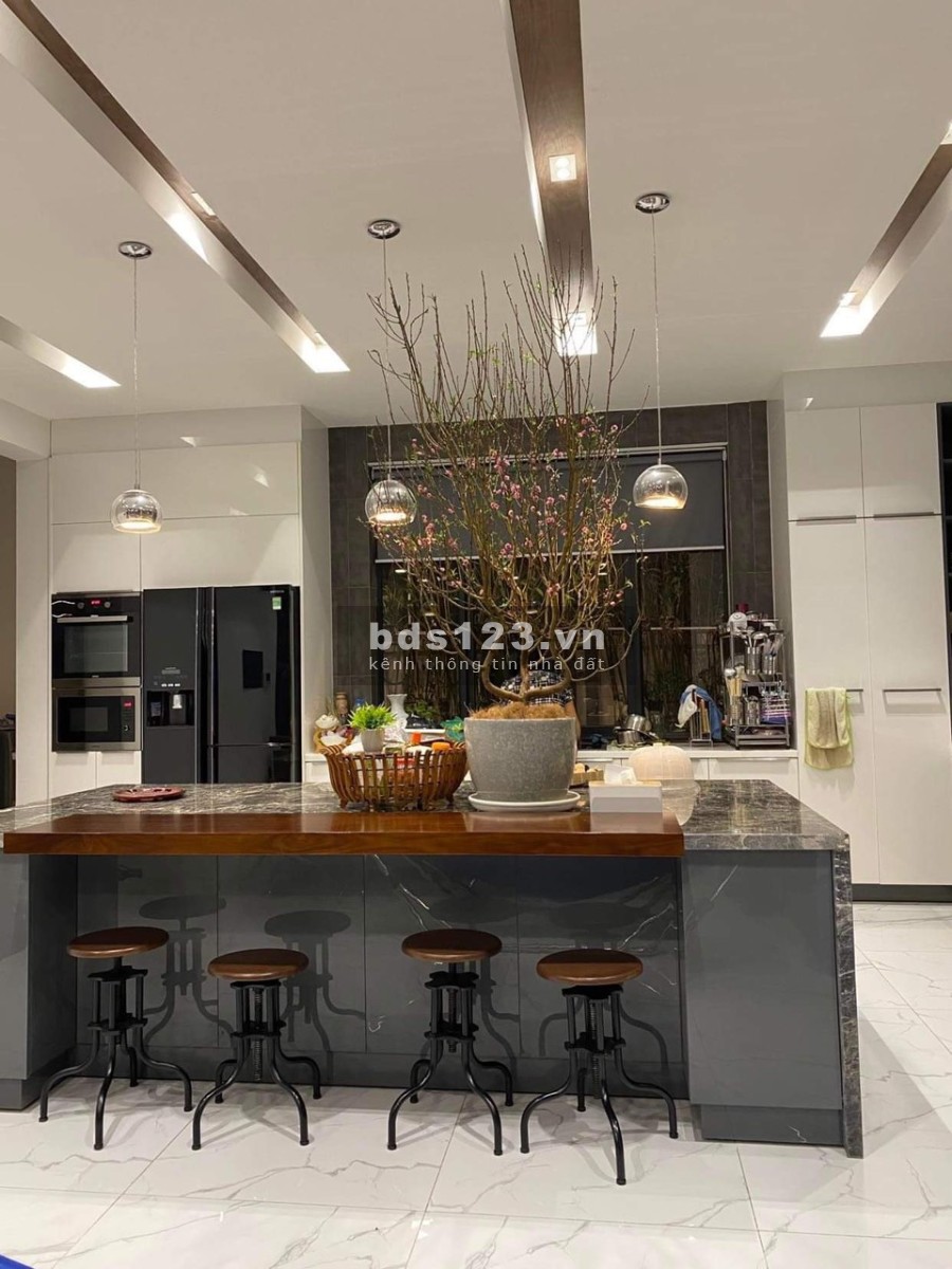 Biệt thự đơn lập Lucasta Khang Điền dt 402m2, vị trí đẹp đầy đủ nội thất, hiên đại, giá 49.95 tỷ