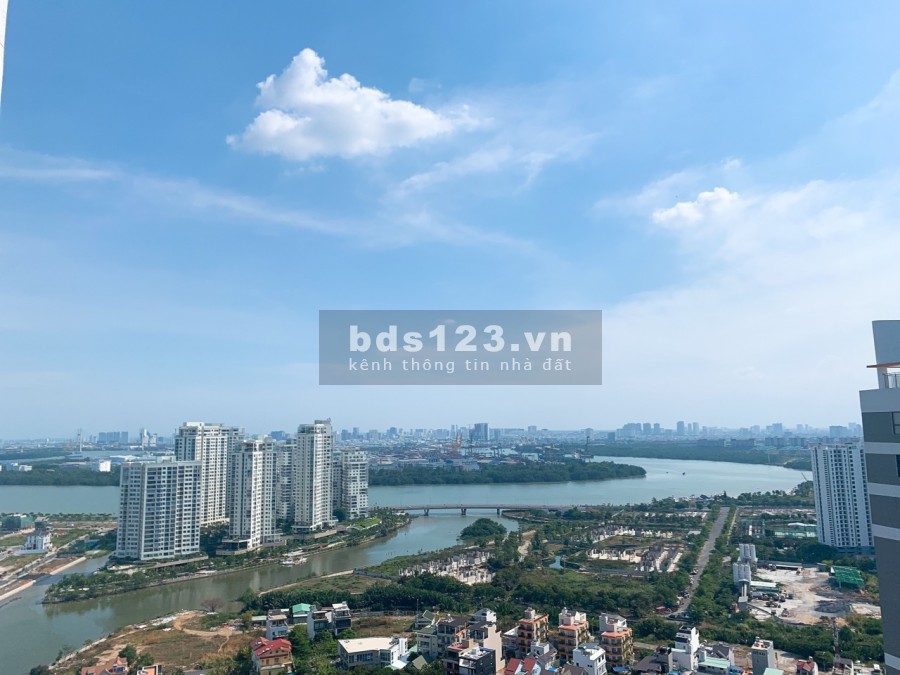 Bán gấp căn 2 pn full nội thất giá chỉ 4.25 tỷ, tầng cao, view thoáng mát cả ngày, khu an ninh