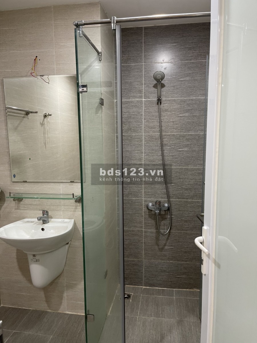 Gia đình chuyển nơi làm việc lên cần bán gấp căn hộ Intracom liên hệ 0936088555