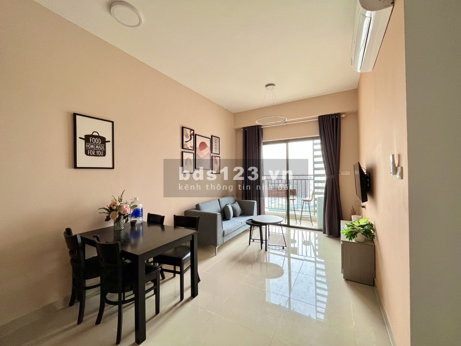 Bán gấp căn 2 pn full nội thất giá chỉ 4.25 tỷ, tầng cao, view thoáng mát cả ngày, khu an ninh