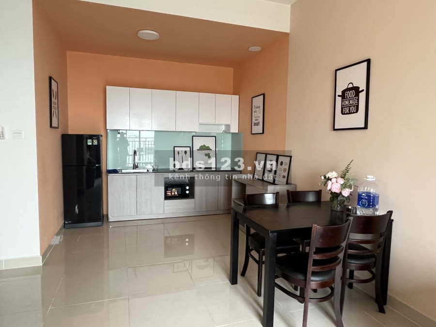 Bán gấp căn 2 pn full nội thất giá chỉ 4.25 tỷ, tầng cao, view thoáng mát cả ngày, khu an ninh