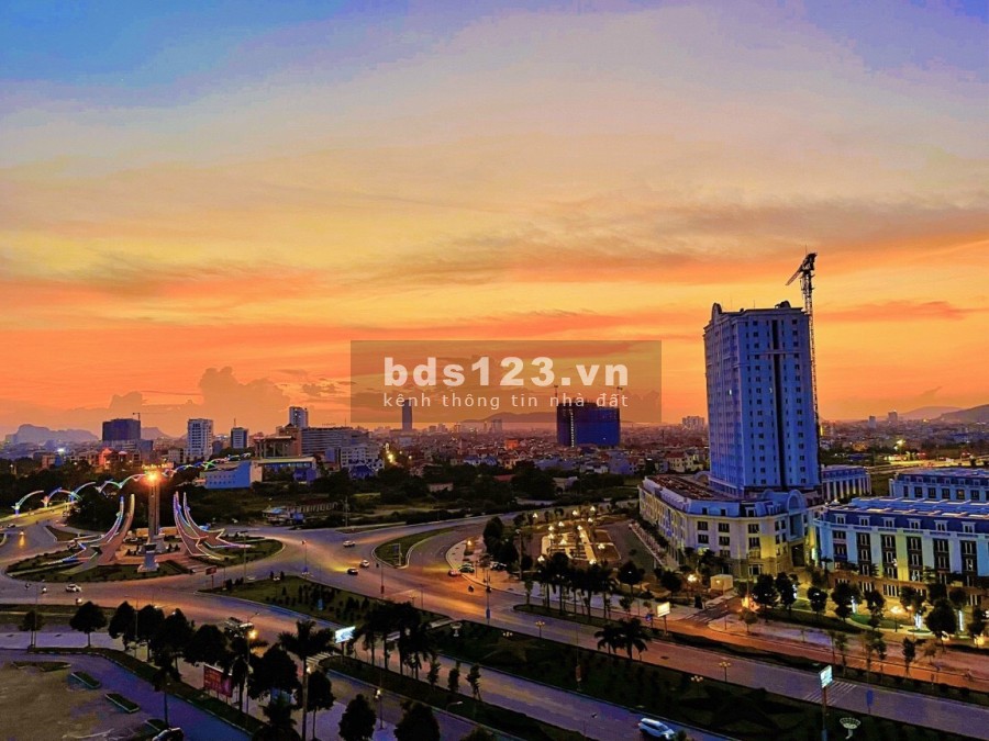 Bán nhanh căn nhà liền kề 5 tầng 2 mặt tiền đường HOA CHÂU - Giá 5,x tỷ
