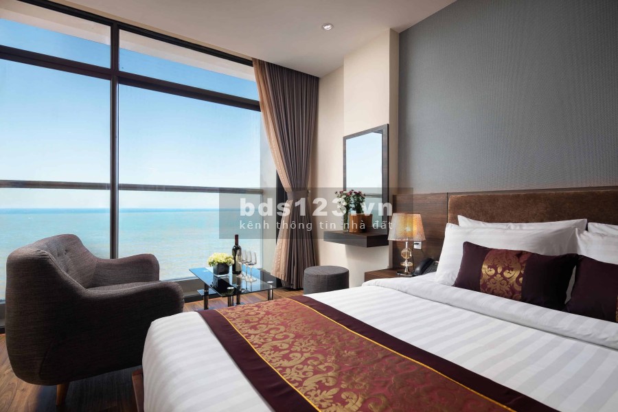 Bán gấp khách sạn tiêu chuẩn 3 sao 50 phòng đường Thùy Vân, phường 2, view biển