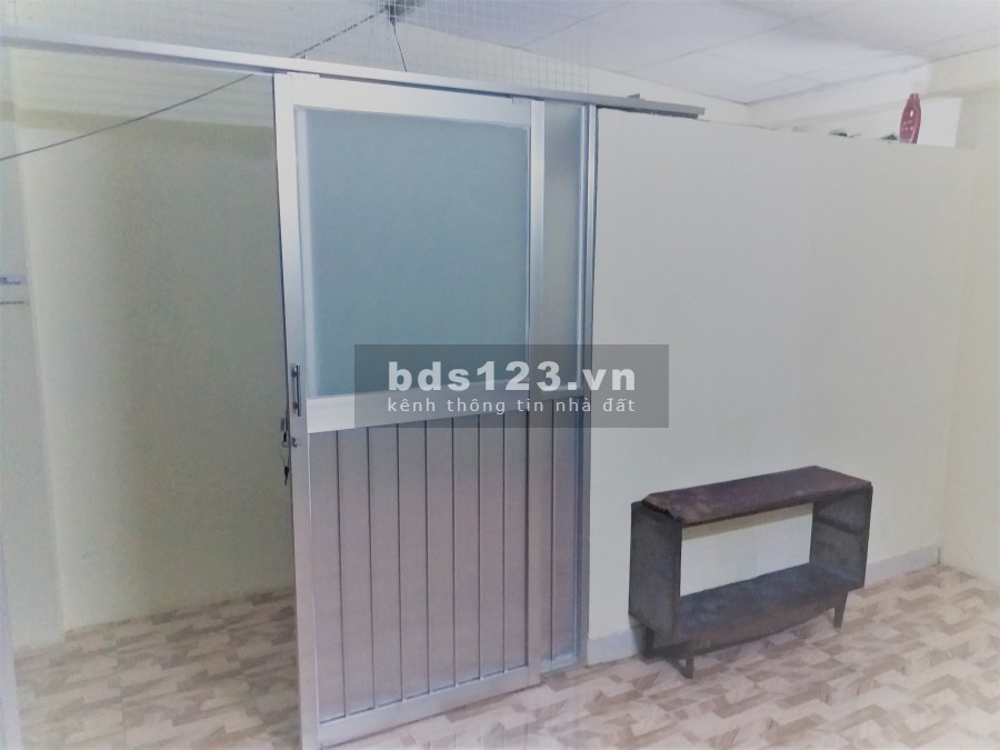 Phòng mới xây, đẹp, thoáng 18m2, Phạm Hùng, Quận 8 khu dân cư đông, tiện ích đủ