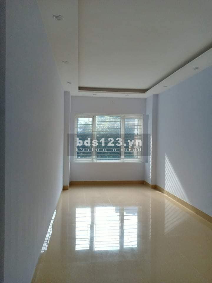 Bán nhà phố Lê Đức Thọ, nhà đẹp ở luôn, diện tích 32m2, 5 tầng đúc, giá 3.25 tỷ, sổ sẵn