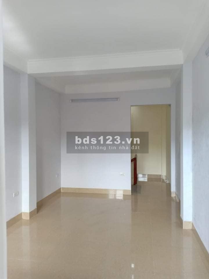 Bán nhà phố Lê Đức Thọ, nhà đẹp ở luôn, diện tích 32m2, 5 tầng đúc, giá 3.25 tỷ, sổ sẵn