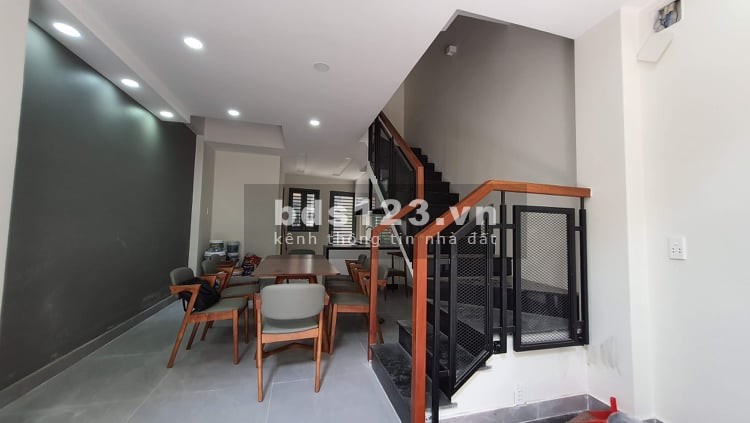 Bán nhà gần nhà Đàm Vĩnh Hưng, diện tích sử dụng 60m2, 4 tầng giá bán chỉ 8.3 tỷ