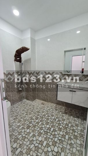Bán nhà Quận Bình Tân phường Bình Hưng Hòa A, diện tích 4 x 7 giá chỉ 2.5 tỷ hẻm xe hơi