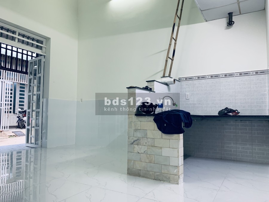 Bán nhà gần bến xe miền Đông mới liên hệ 0983824904, khu dân cư đông đúc, pháp lý đủ
