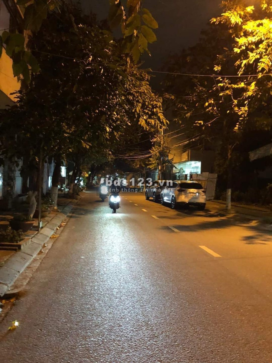 Cần bán căn nhà mặt tiền 3 ô tô tránh chủ làm ăn tài lộc bán ở nhà to hơn, giảm giá chào