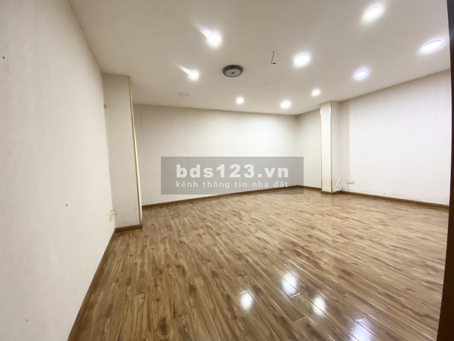 Cho thuê nhà mặt tiền Nam Kỳ Khởi Nghĩa, diện tích sử dụng 371m2, lh 0914197544